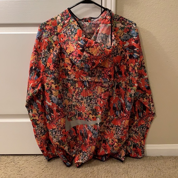 Nike Running Jacket - Picture 2 of 5